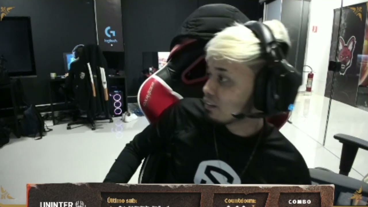 Boal trolando o Titan KKKK