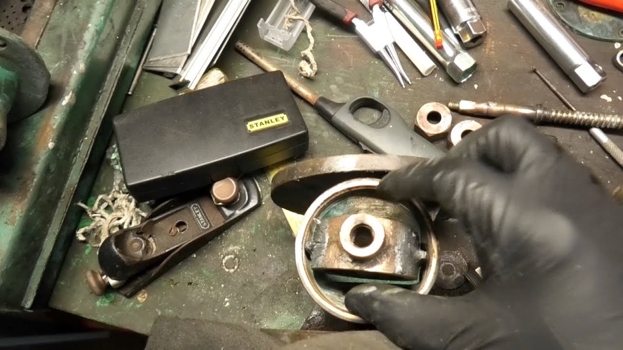 Servicing gate valves, installing battery shelf, disassembling gearbox and heat exchangers