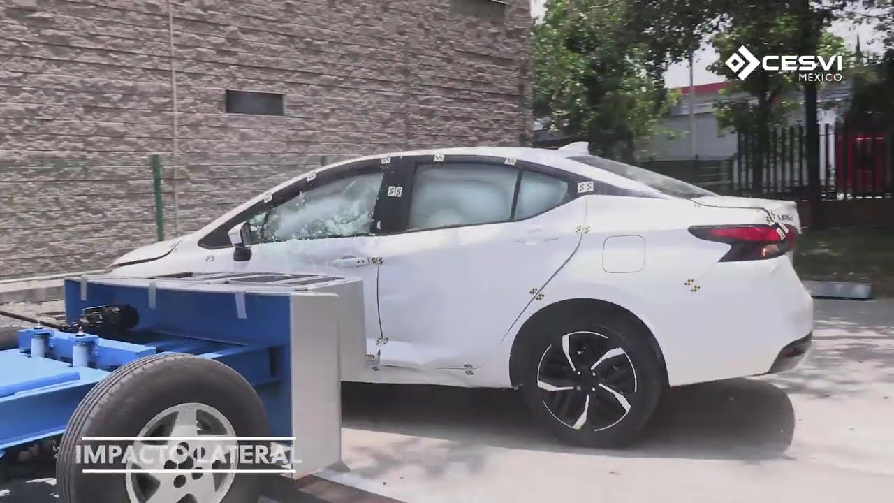Low-speed crash test Nissan Versa 2023