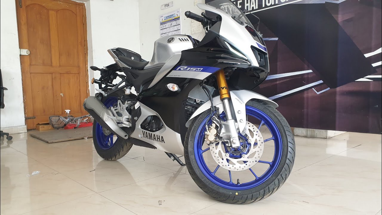 Yamaha R15M Metallic Grey #shorts #youtube shorts #youtubeshortsindia #BvjTech