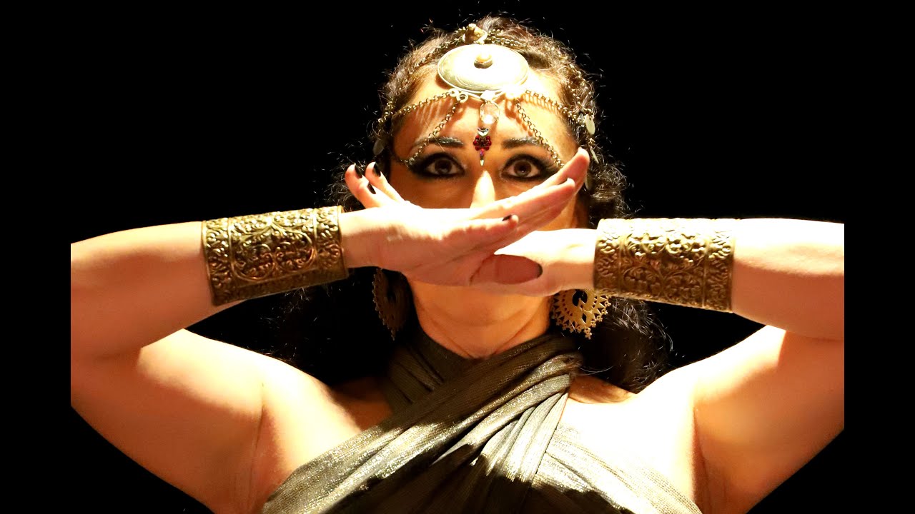 Elena Felipo - Hafla Into the Dark 18 oct 2025