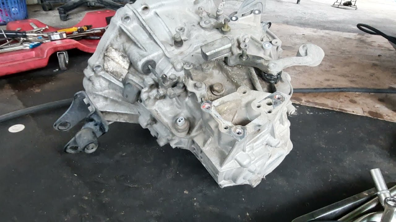 ซ่อมเกียร์ Toyota Altis ยกคลัช เปลี่ยนแผ่นคลัช ตลับลูกปืน ใช้งานมาเกินคุ้มจริงๆ 7 ปี