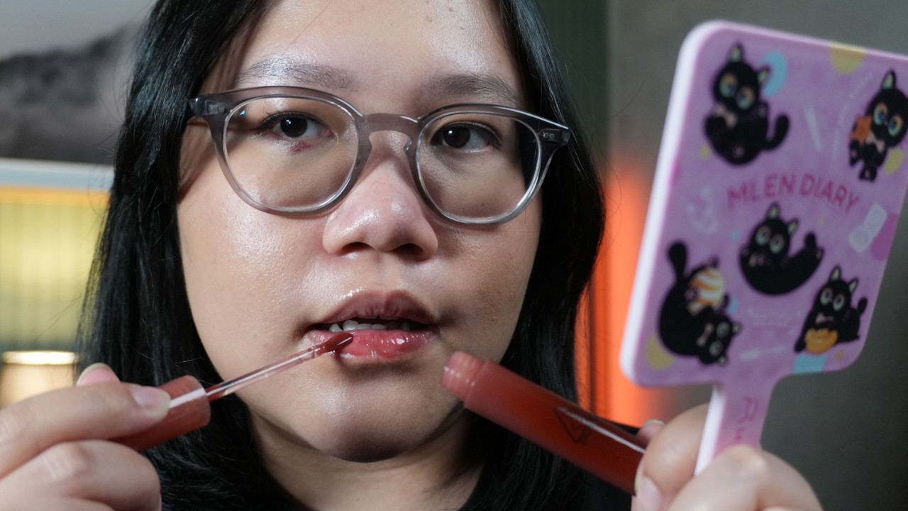 ASMR Roleplay Teman Makeupin Kamu