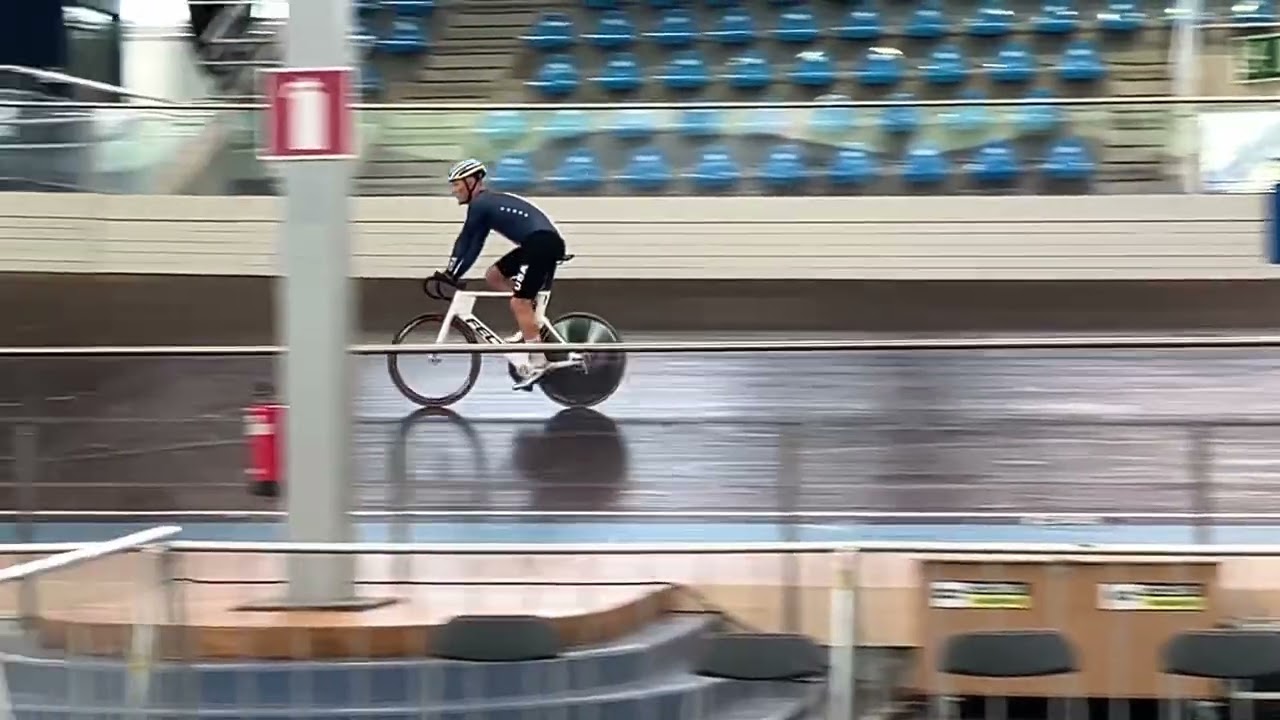 Track Spin #velodrome #ghent #belgium #trackbike #piste #pista #bikeracing #instacycling #bici
