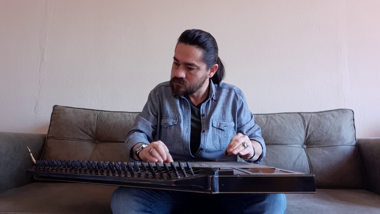 Bir Kızıl Goncaya Benzer Dudağın- Enstrümantal