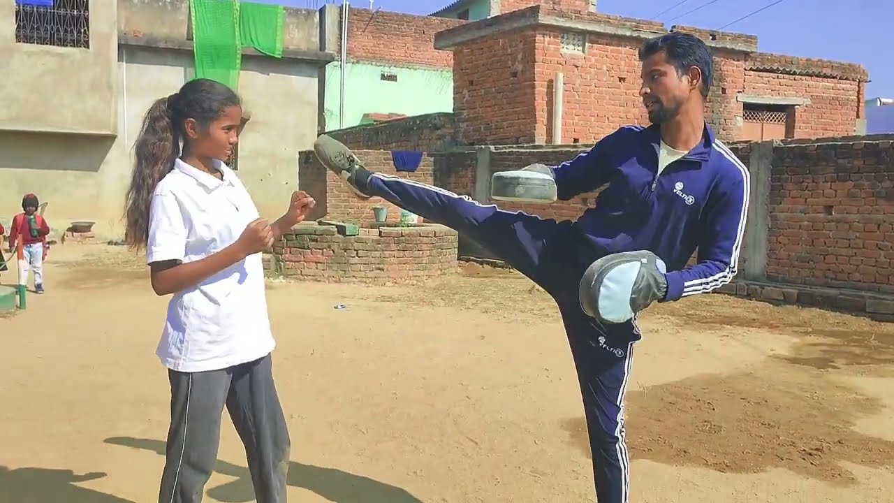 Girls Karate Training In School || Karate Training || @RGkyokushinKarate