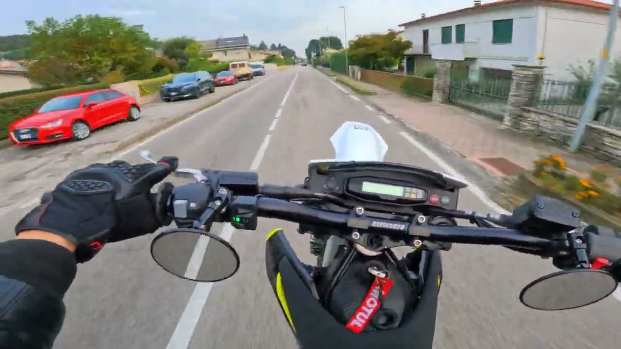 HUSQVARNA 701 x LEOVINCE PURE SOUND [4K] | + WHEELIES!