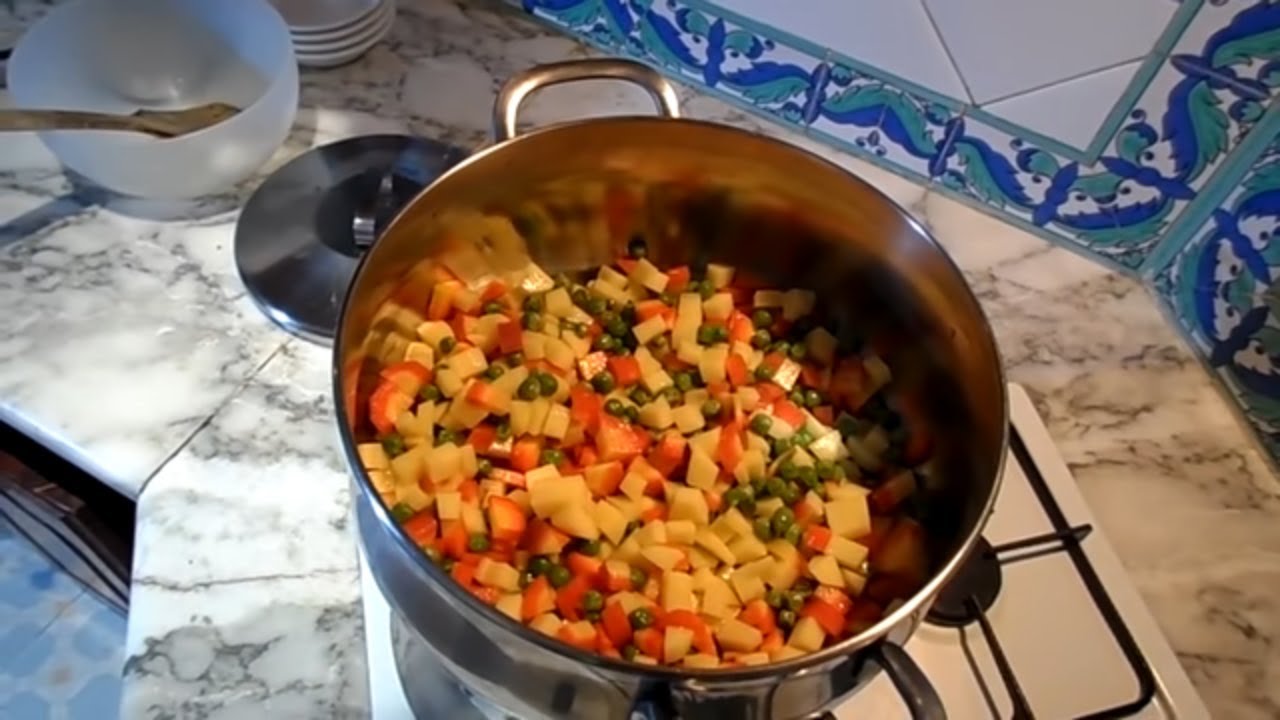 سلاطة مفورة تونسية في الكسكاس - سلاطة الخضار - Salad Mfawra