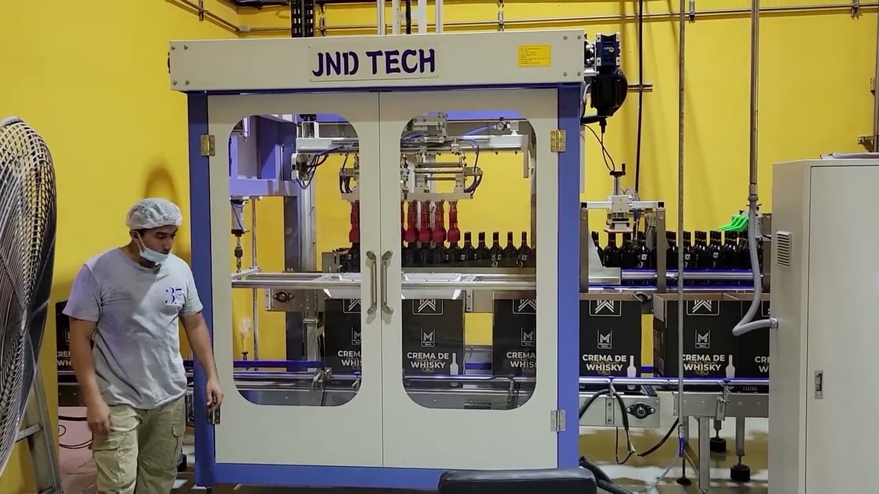 Glass bottle packing machine