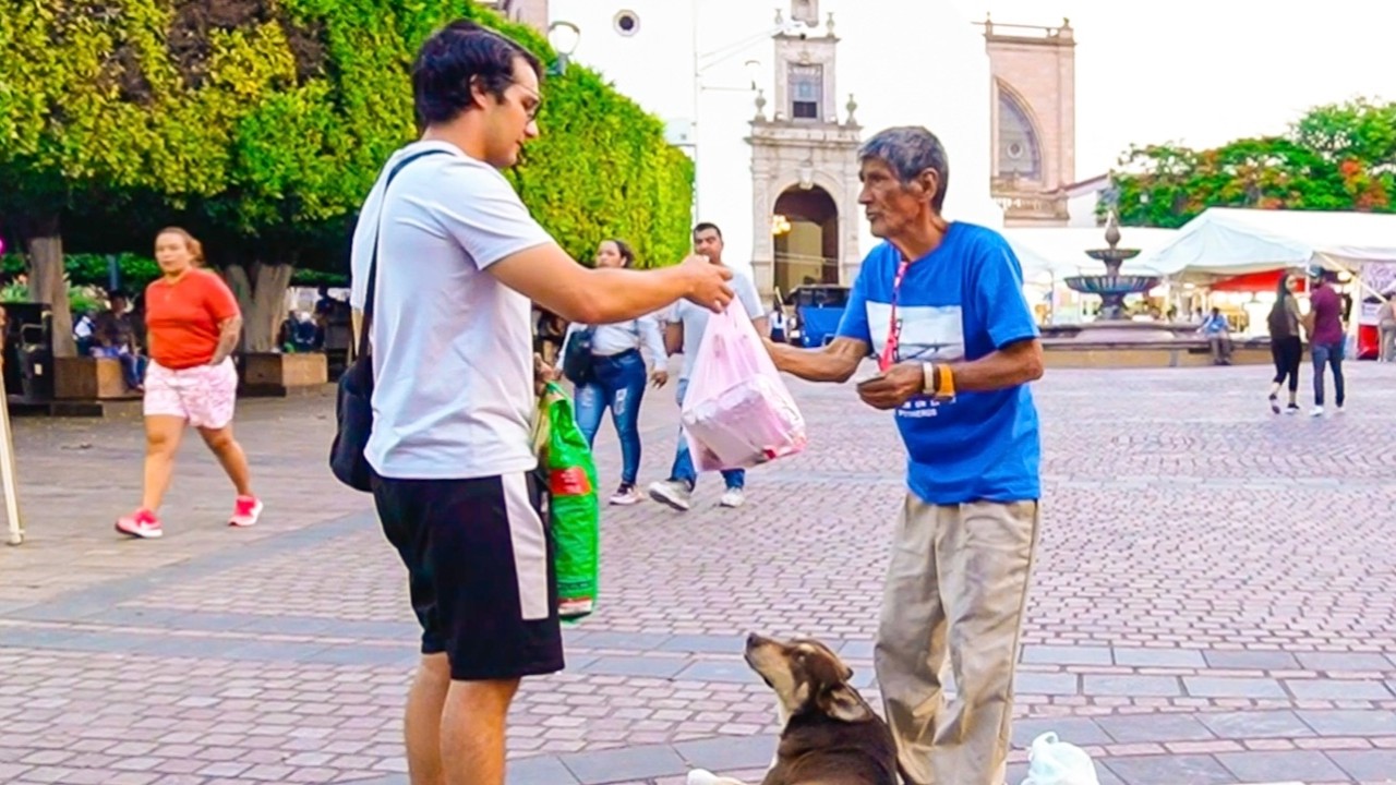 Regalando Comida A Gente De La Calle | La Piedad, Michoacán