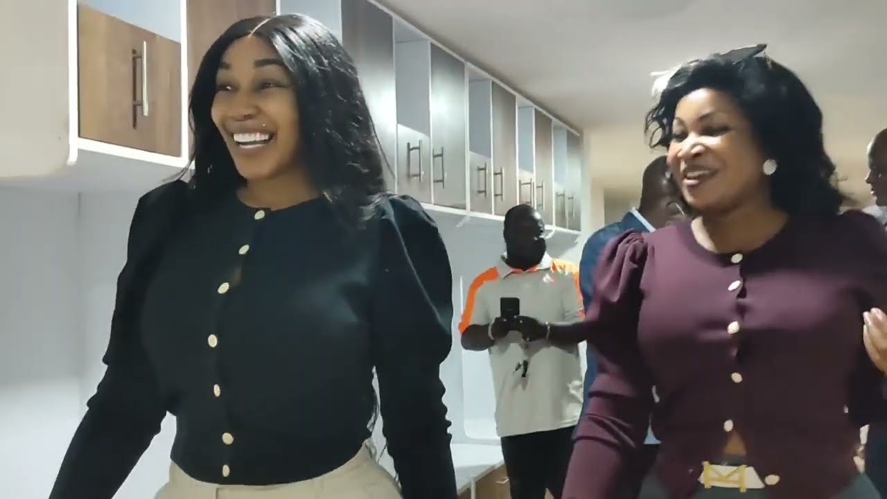 Emma Lohoues Visite le nouveau Stade de la Soghefia avec le ministre Député Maire Cissé BACONGO😌👌