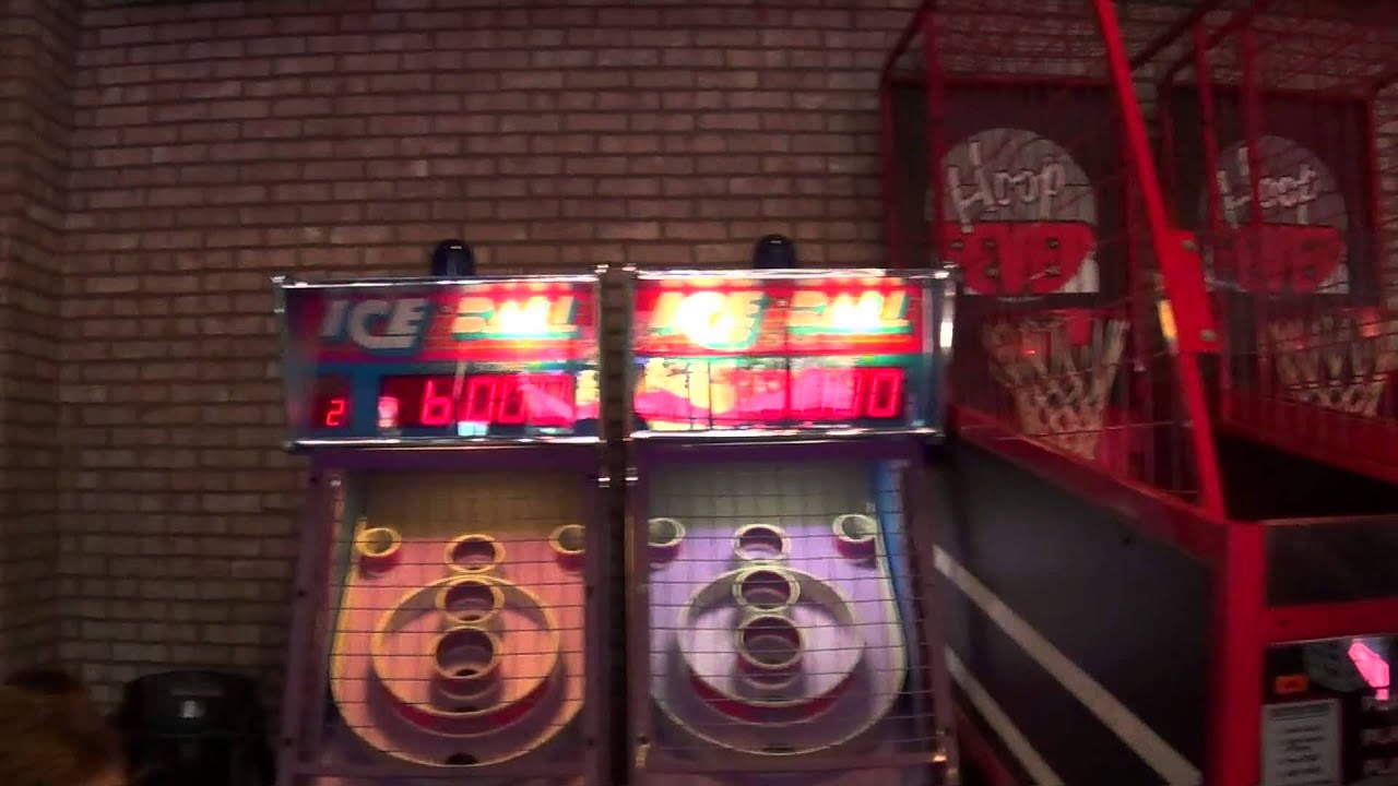 Walt Disney World - Hollywood Studios: Pizza Planet Arcade Tour