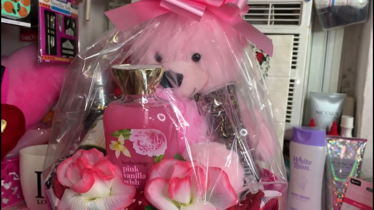 BASKET/ GIFT BASKET FOR VALENTINES DAY 