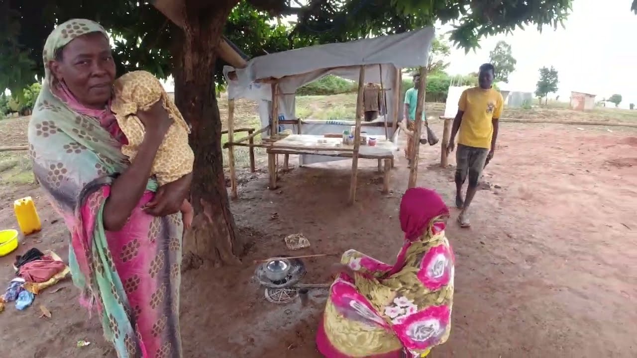 سودانيين من داخل معسكرات اللجو في يوغندا