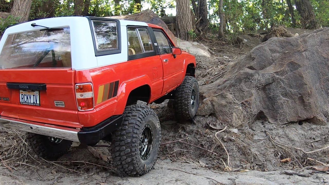 Offroading my Toyota 4Runner, RC 4K