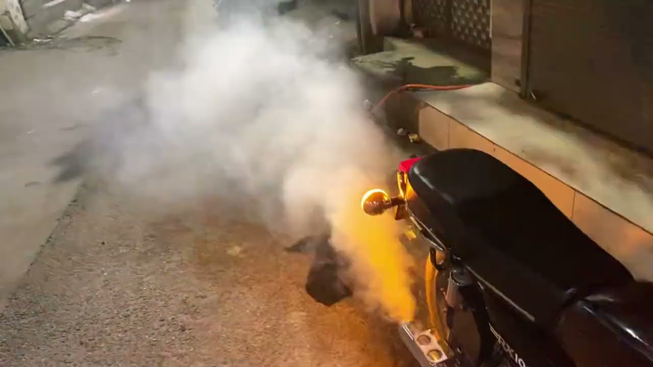 White Smoke 💨 Rx100 | Yamaha rx100 2t oil white smoke 💨 | Amazing 🤩 effect | Gill Brand