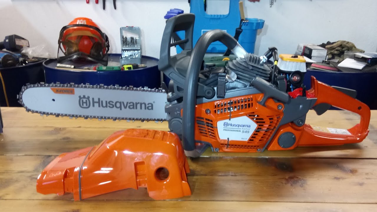 Chain saw Husqvarna 545 Mark II How it looks under the cover!