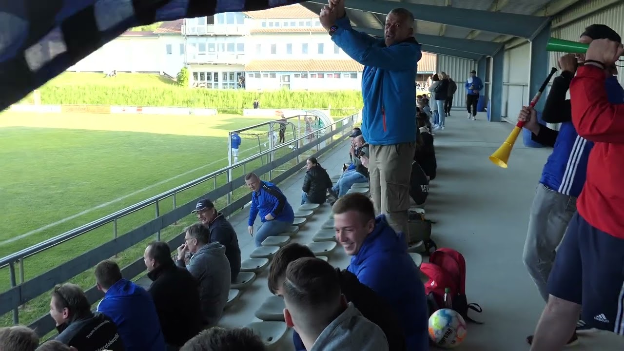 Die A-Jugend von SV Etzenricht feiert den Aufstieg in die BOL und besiegt den SV Raigering mit 3:1