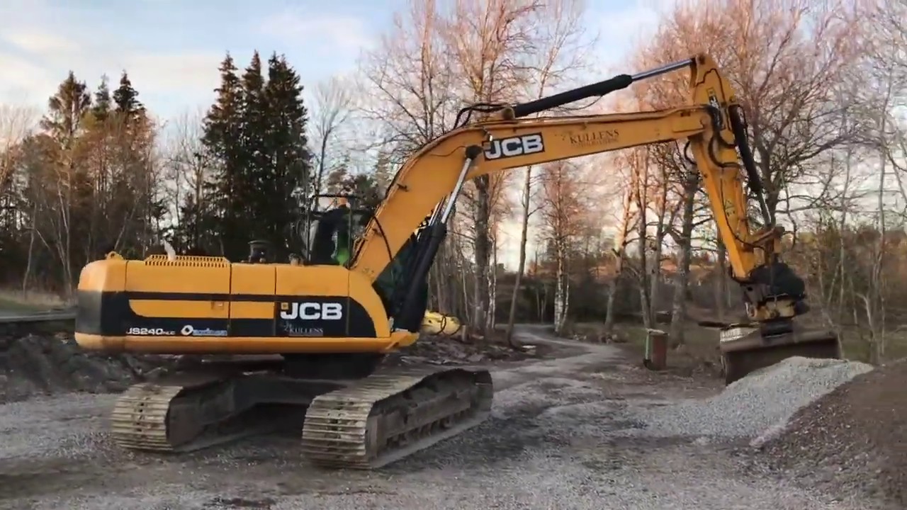 Köp Bandgrävare JCB JS 240 NLC på Klaravik