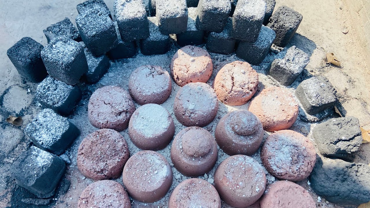 New red mud + charcoal dry and water 💦 crumbling #relaxingasmr #satisfyingasmr