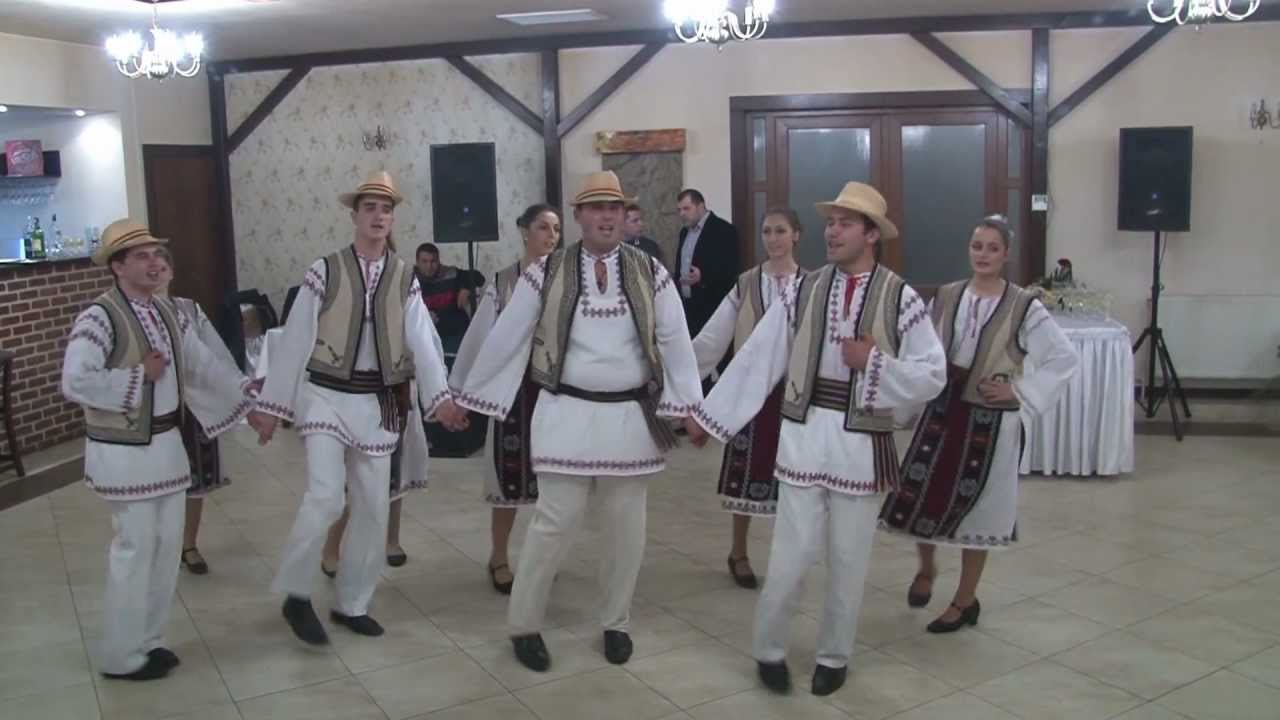 Ansamblul Brauletul Dunarii-Gradistea-La nunta 2