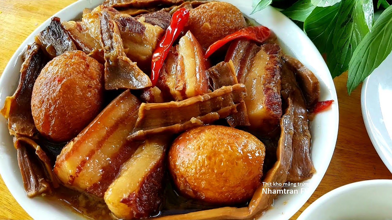Cách nấu Thịt kho trứng măng khô rất bắt cơm và vô cùng dễ ai cũng làm được |Nhamtran FV