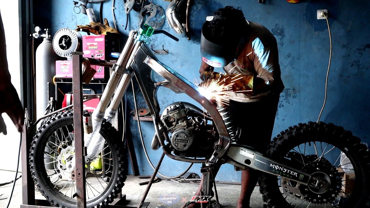 ORANG INDO DI LAWAN!! KUTUK NINJA JADI KX250!! AUTO SEREM!!!