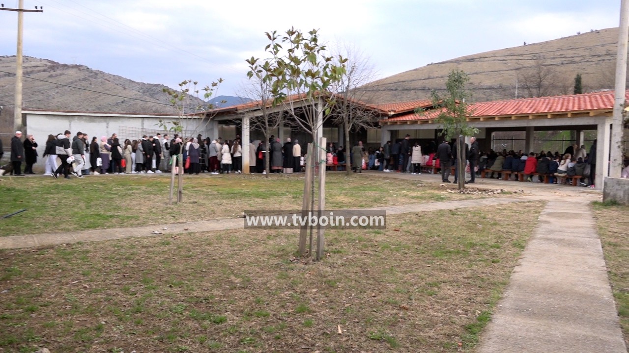 AKTUALE - Shënimi i Natës së Madhe - Beratit / Dinoshë