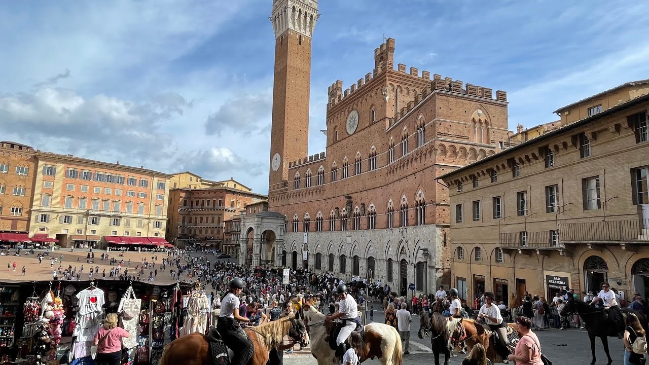 Tuscany Adventures - Visiting the Medieval City of Siena Italy