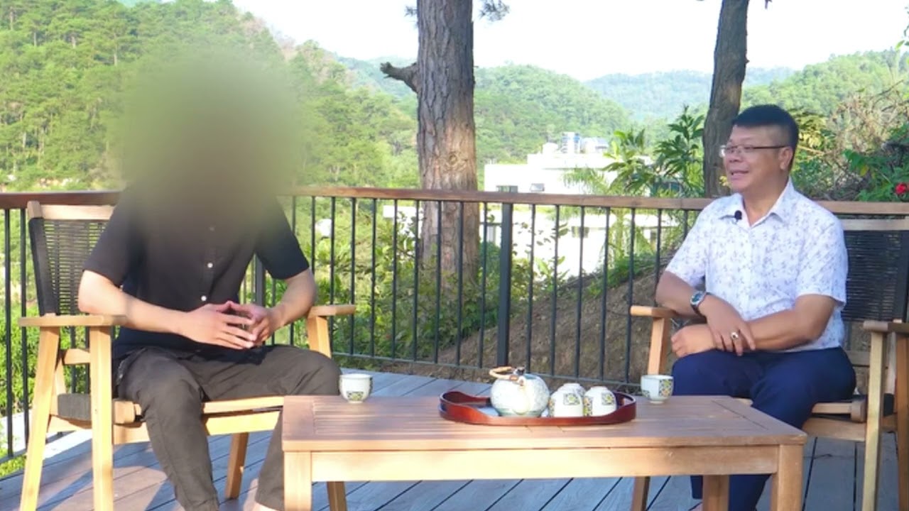 Mẹ công khai có q.uan h.ệ tình cảm với dồng nghiệp con trai