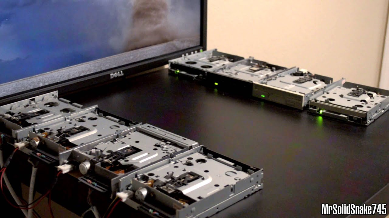 Darude - Sandstorm on Eight Floppy Drives