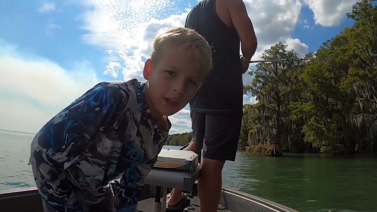 fishing at Phelps lake!!!!!!EP.1 crystal clear water!!!!
