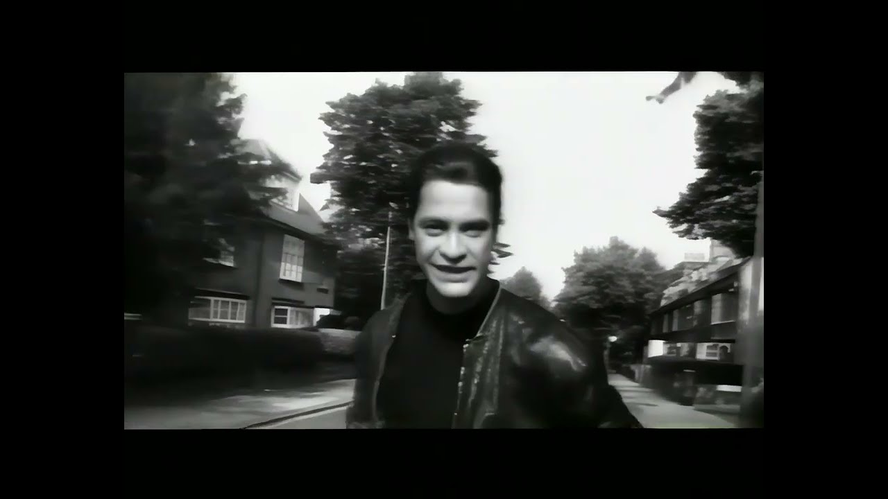 16 BIT ft. Eddie Hind - Ina Gadda Da Vida (1987 Official Video) 🎞️HD🎞️
