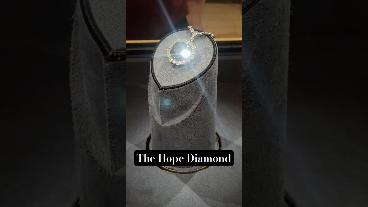 360&deg; View of the Hope Diamond | History, Carats & Famous Owners