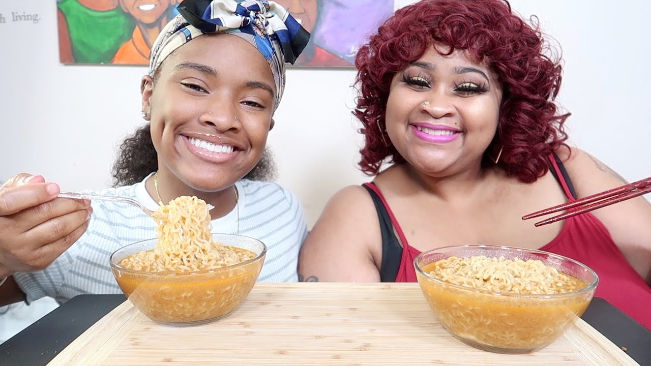 RAMEN AND EGG MUKBANG WITH MOMMA T! WHERE HAS SHE BEEN?