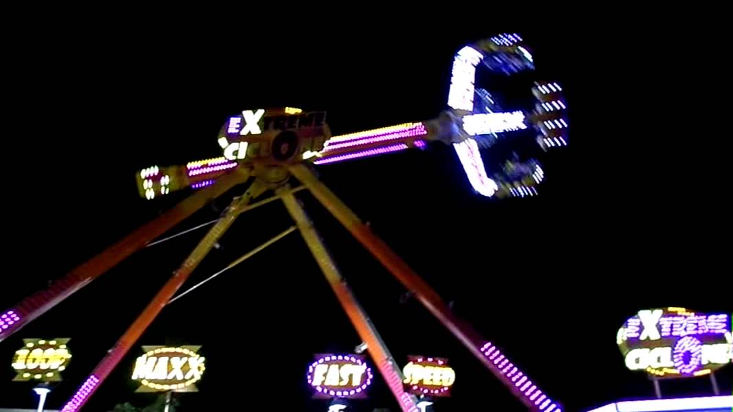 Giostra Extreme Ciclone F.lli Flaurent Canosa Di Puglia 2013