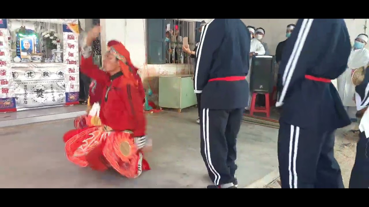 dv ba quý hai tân kèn di quan hay thật