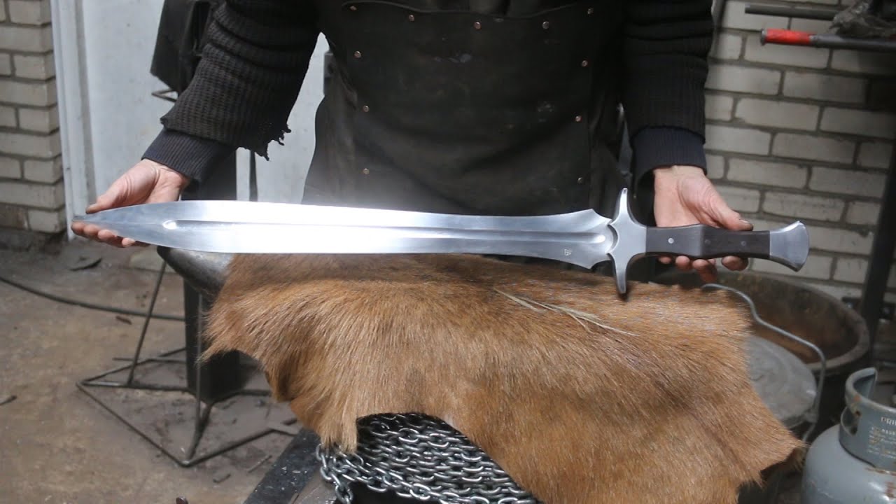 Forging a short sword, the complete movie.