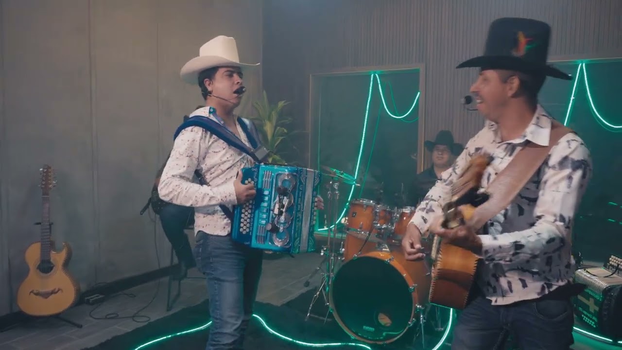 Javier de Los Llanos - Los Uriegas