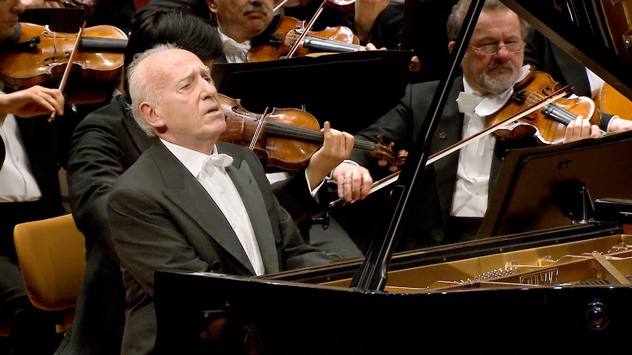 Chopin: Piano Concerto No. 1 / Pollini · Thielemann · Berliner Philharmoniker