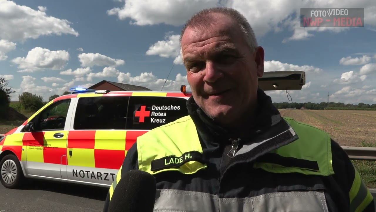 2 TOTE auf B213 bei Cloppenburg - Feuerwehr muss mehrere Eingeklemmte befreien - Chr.6 im Einsatz