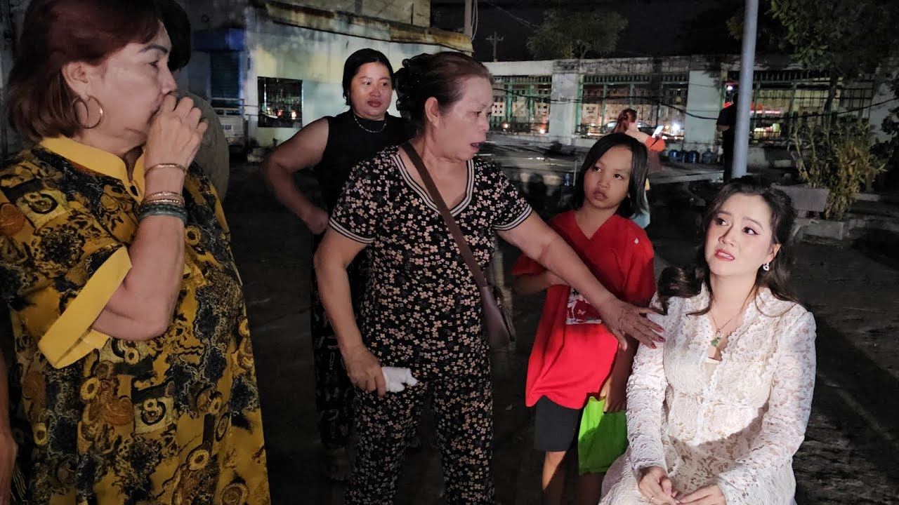 Khán giả yêu thương ôm Hồng Loan khóc suốt