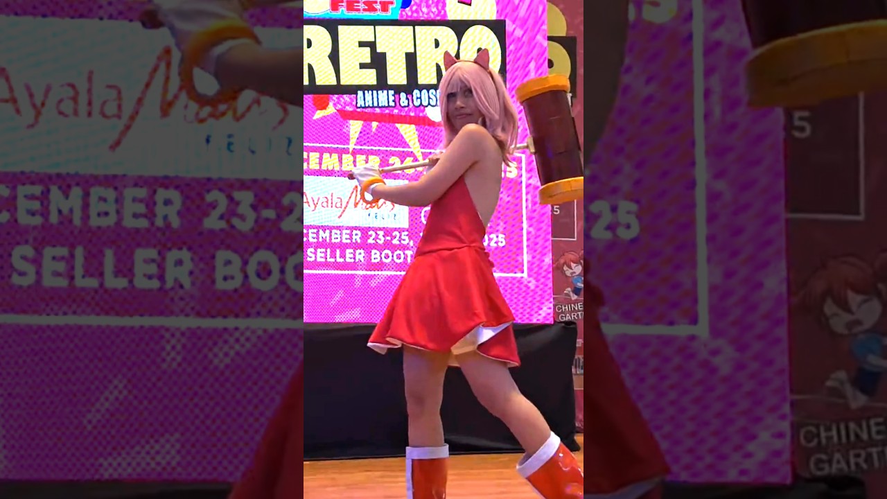 Amy Rose Cosplay (Sonic the Hedgehog) 