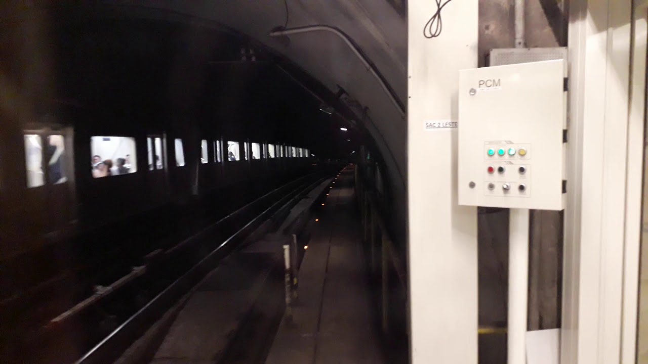 Frota J (J42) chegando na esta&ccedil;&atilde;o Sacom&atilde;