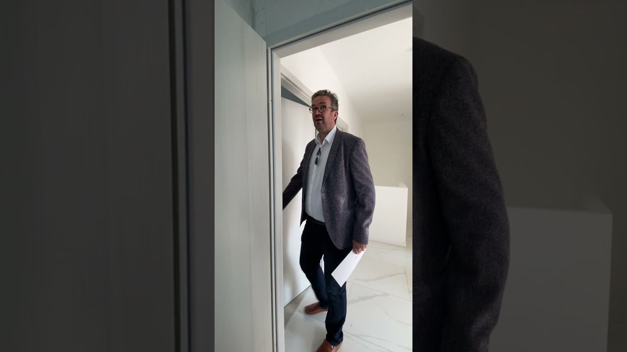 Visite d'une maison neuve à la vente à Heiligenstein avec Gilles