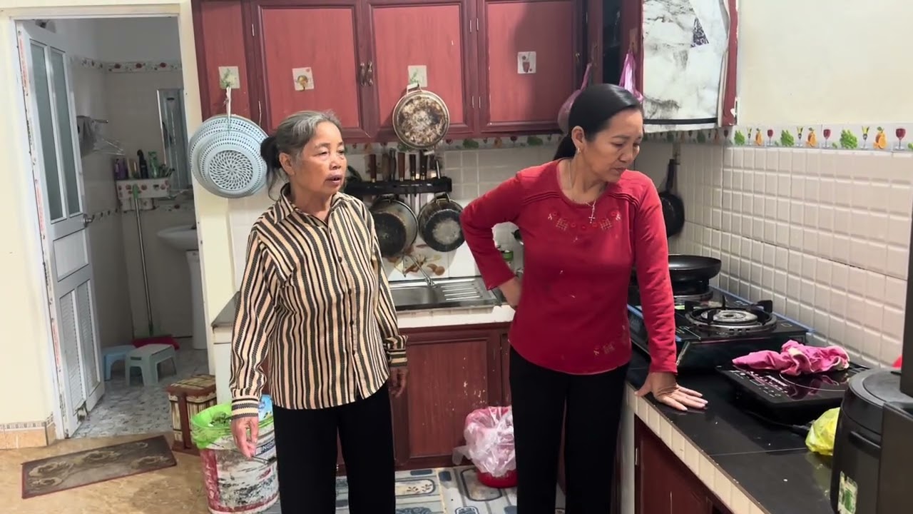 Ba doi bảo bà quê giải quyết . Chứ tết đến nơi rồi 