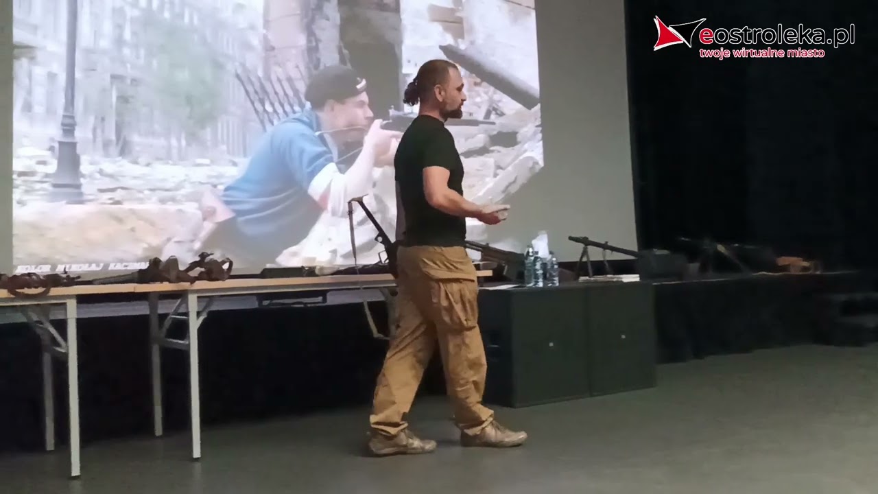 Olaf Popkiewicz w Ostrołęce. M&oacute;wił o broni używanej w czasie Powstania Warszawskiego