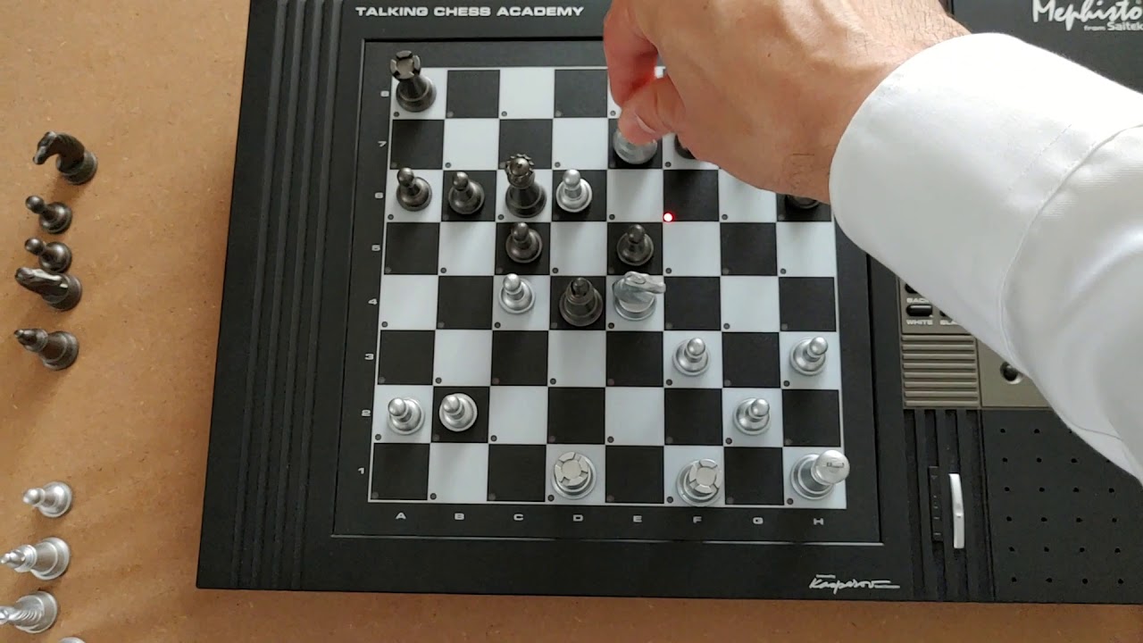 Mephisto Super Mondial II vs Talking Chess Academy