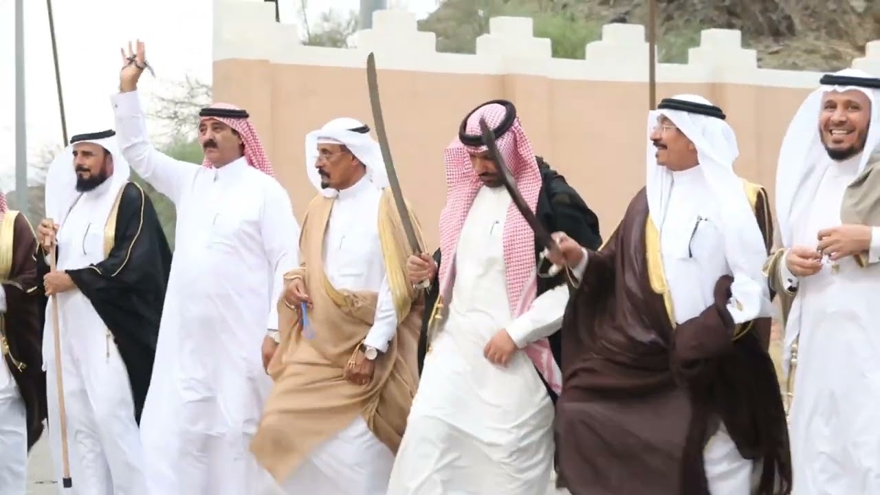 تكريم العم عيدان علي الزهراني من قبل ابنائه البرره.في قلوه قصر ليلتي اليوم السبت٢٥/١/١٤٤٥@تحياتي