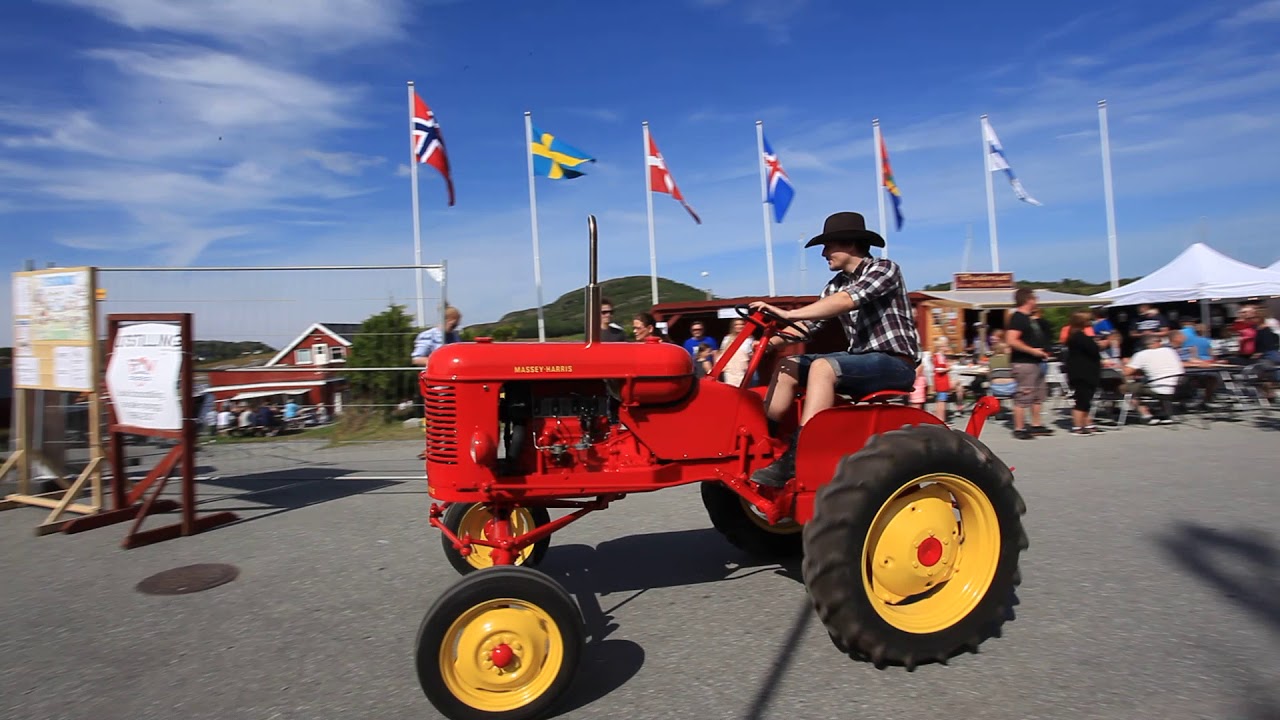 Lysøysund Kystkulturdagene 2017 - Veterantraktorer -MVI 5370
